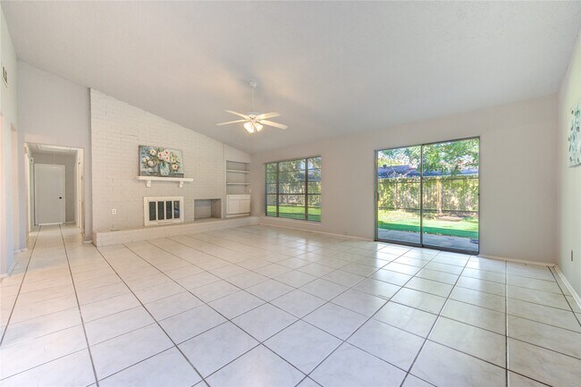 Building Photo - 10514 Rancho Bernardo Ln