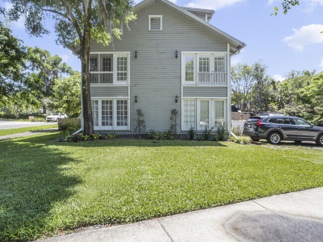 Building Photo - Charming 1/1 condo near Lake Virginia