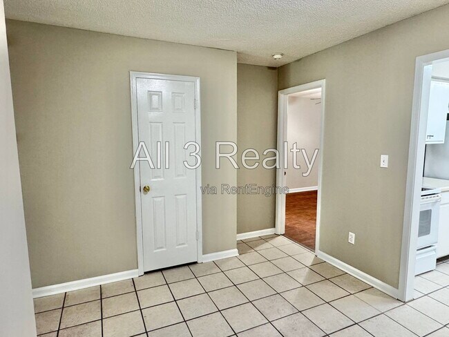 Building Photo - 116 Hargis Dr
