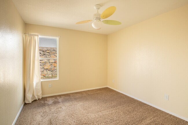Building Photo - 3913 Pearl Ct