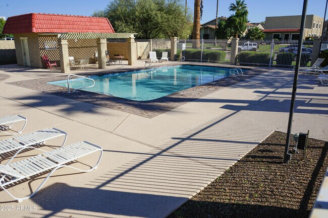 Building Photo - 1261 N 84th Pl