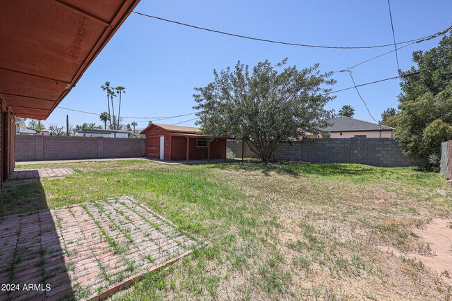 Building Photo - 7030 N 14th Ave