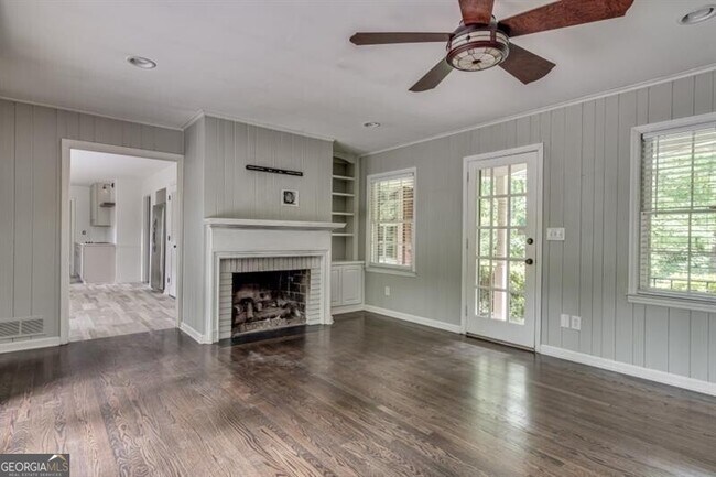 Building Photo - 4243 McClatchey Cir NE