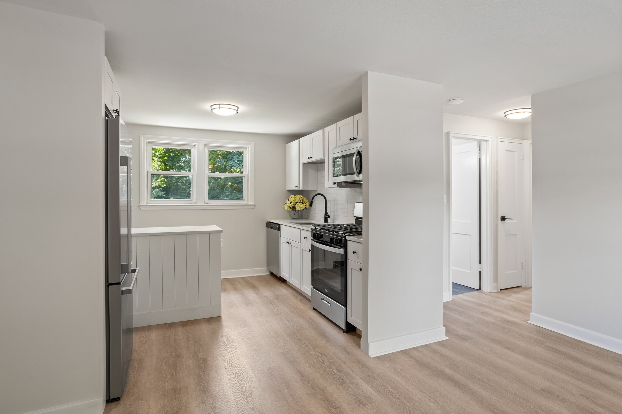 Building Photo - 15 Genetti St