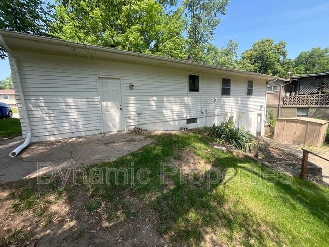 Building Photo - 3323 S 126th St
