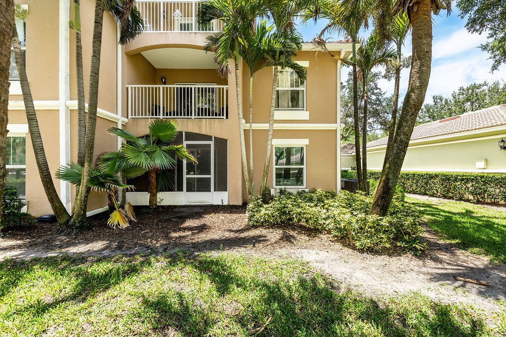 Building Photo - 5060 Fairways Cir