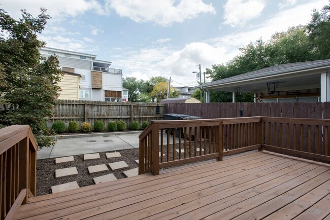 Building Photo - Great 3 bedroom 3 bath home in Germantown!