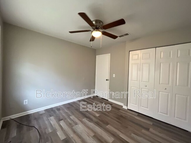 Building Photo - 2300 Welch Dr