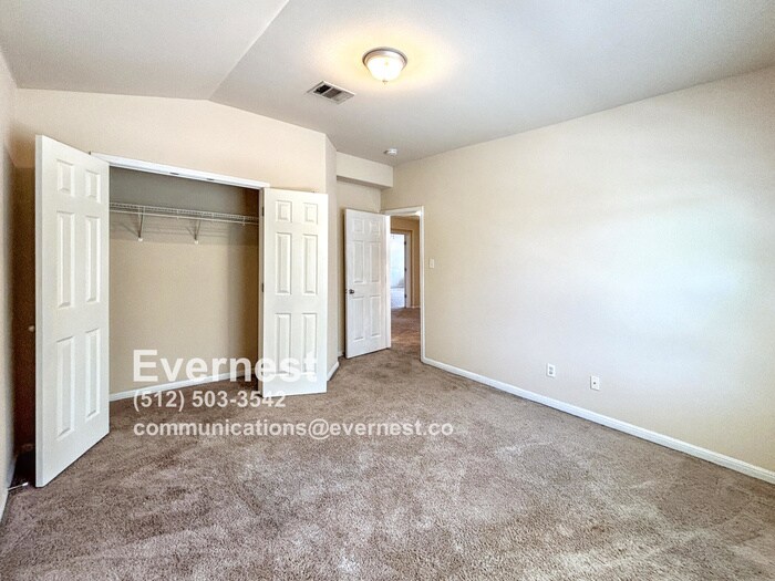 Building Photo - 4220 Rolling Water Dr