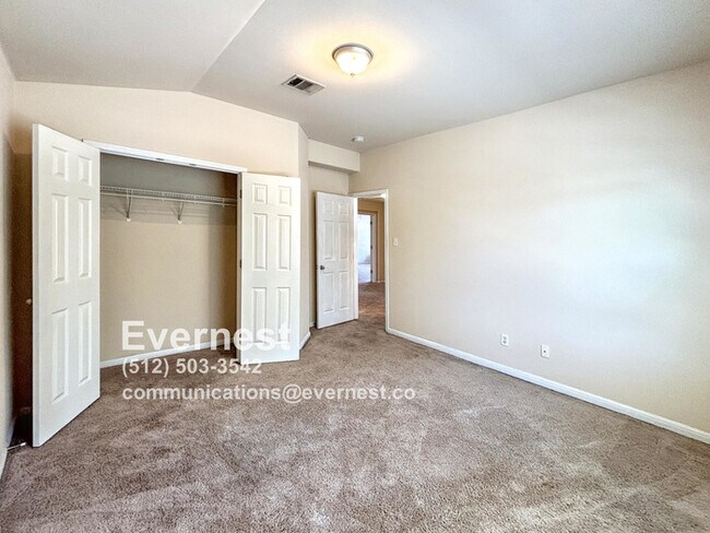 Building Photo - 4-Bedroom, 2.5-Bath Home with Easy Access ...
