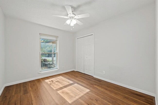 Building Photo - 605 Apache Trail