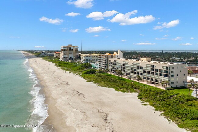 Building Photo - 995 N Hwy A1A