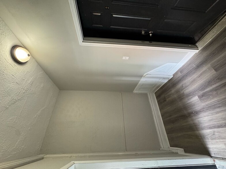 Building Photo - 241 N 4th St