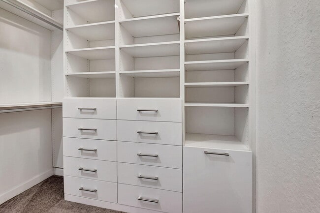 Building Photo - 12994 Anthorne Ln