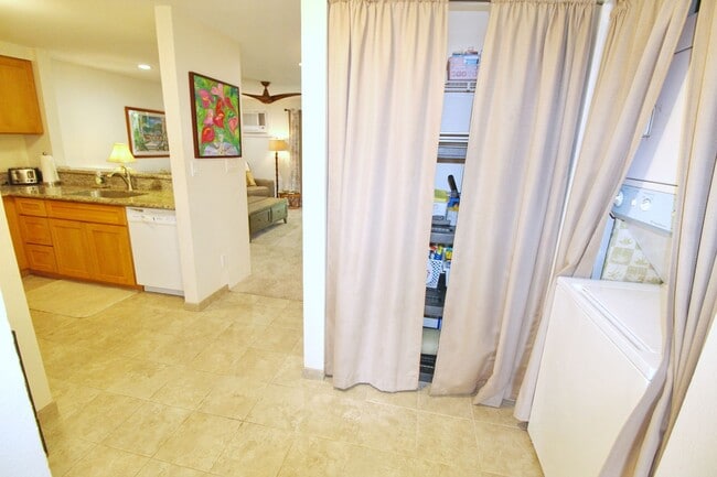 Building Photo - F-104 Kihei Shores Furnished 2 bed/2 full ...