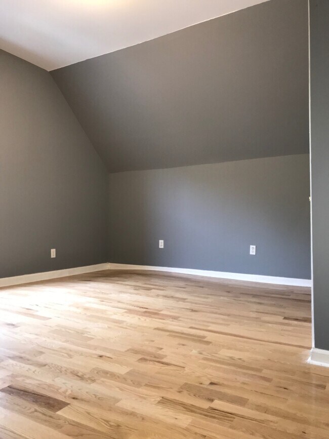 Building Photo - 32 Truman St