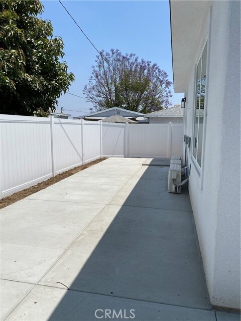 Building Photo - 15556 Esther St