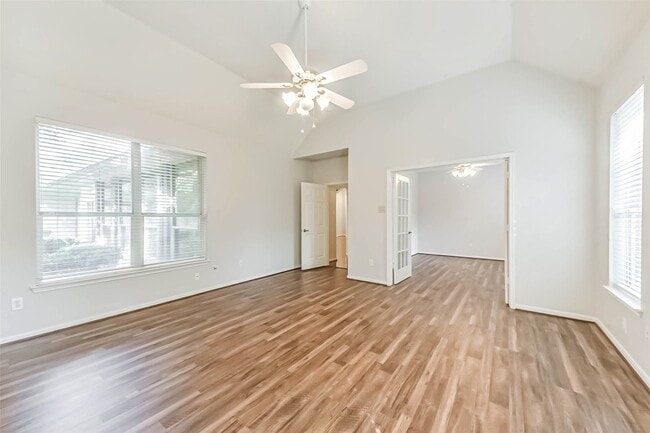 Building Photo - 14610 Farrawood Dr