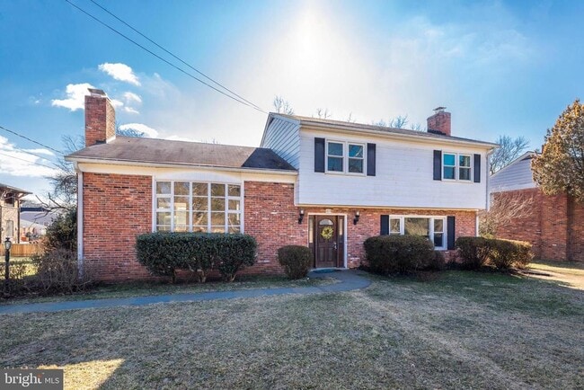 Building Photo - 1013 Westbriar Dr NE