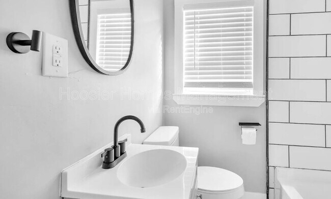 Building Photo - 5017 Indianola Ave