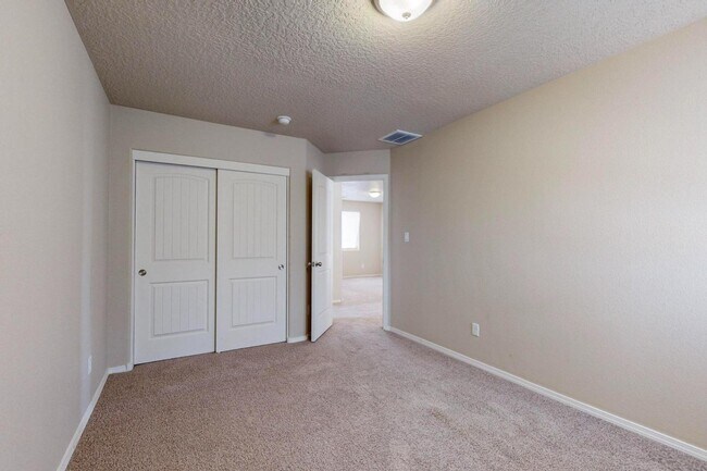 Building Photo - 221 Landing Trail