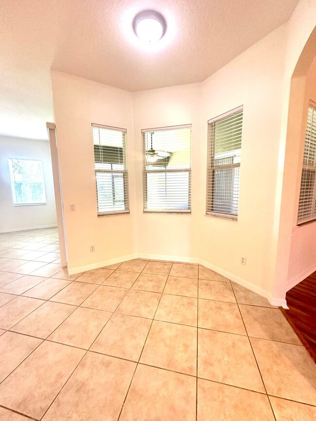 Building Photo - 4/2 Windermere Home Located in Providence