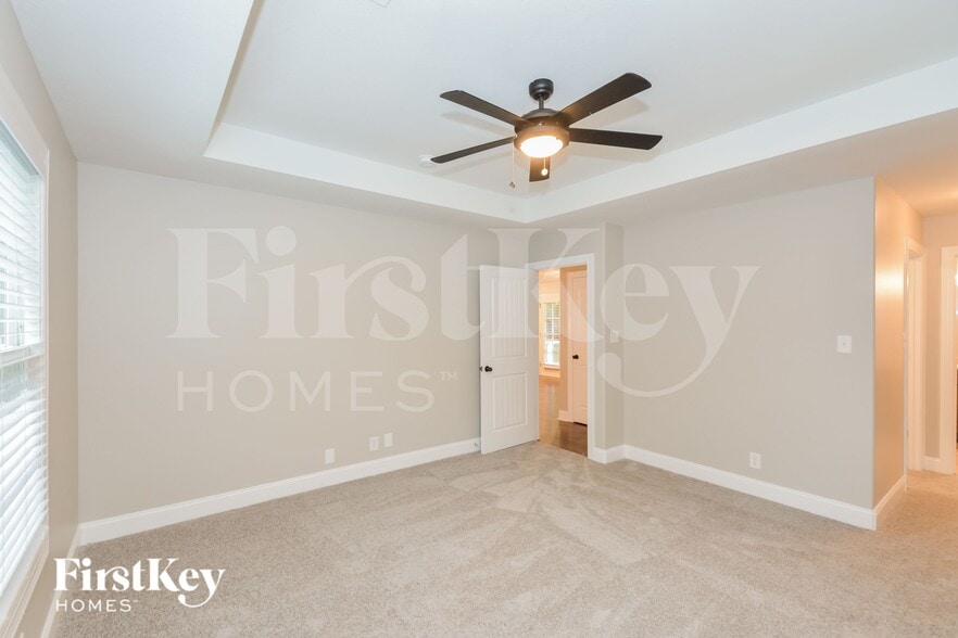 Building Photo - 450 Galvin Dr