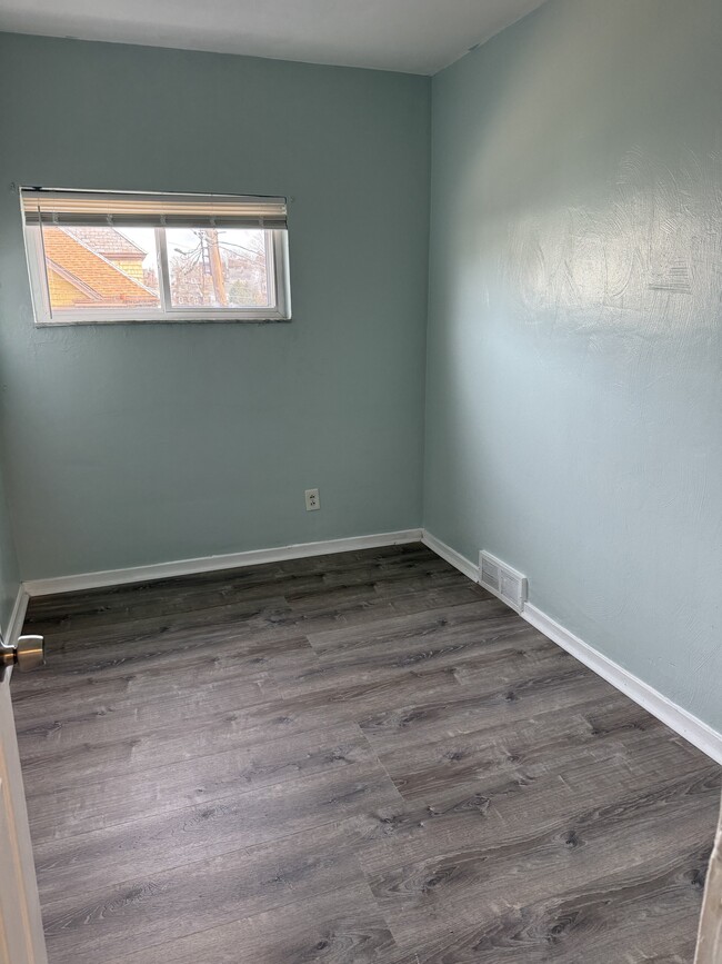 Building Photo - 1310 Pirl St