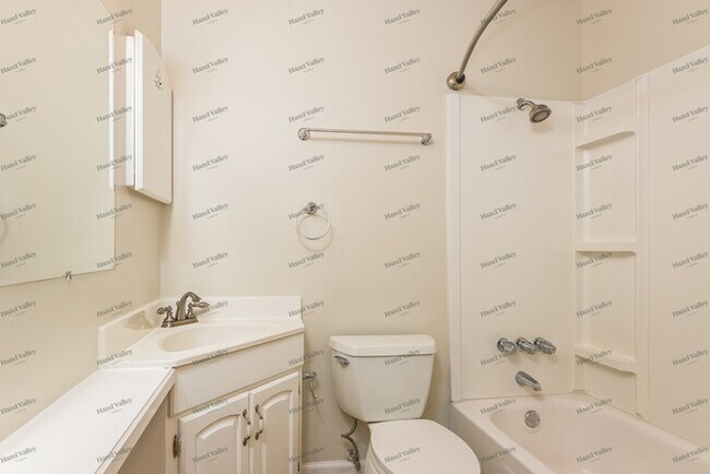 Building Photo - 1365 Bluefield Dr
