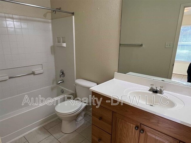 Building Photo - 121 Cambridge Dr