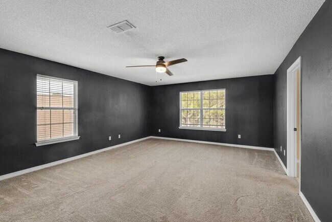 Building Photo - 9756 Seafarer's Way
