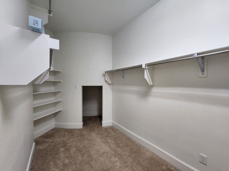 Master closet - 7163 Split Rein Rd