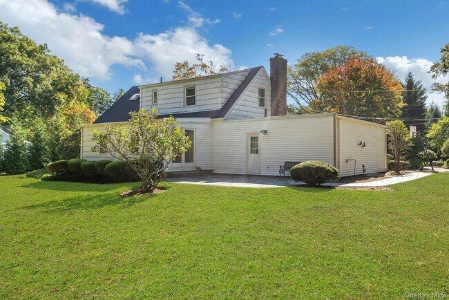 Building Photo - 13 Colonial Rd