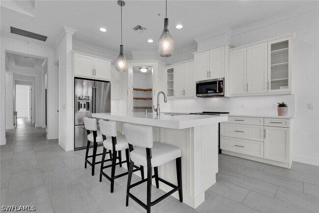 Building Photo - 6585 Dominica Dr