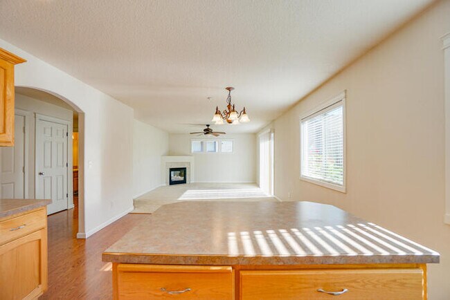 Building Photo - BEAUTIFUL THREE BEDROOM HOME IN VANCOUVER