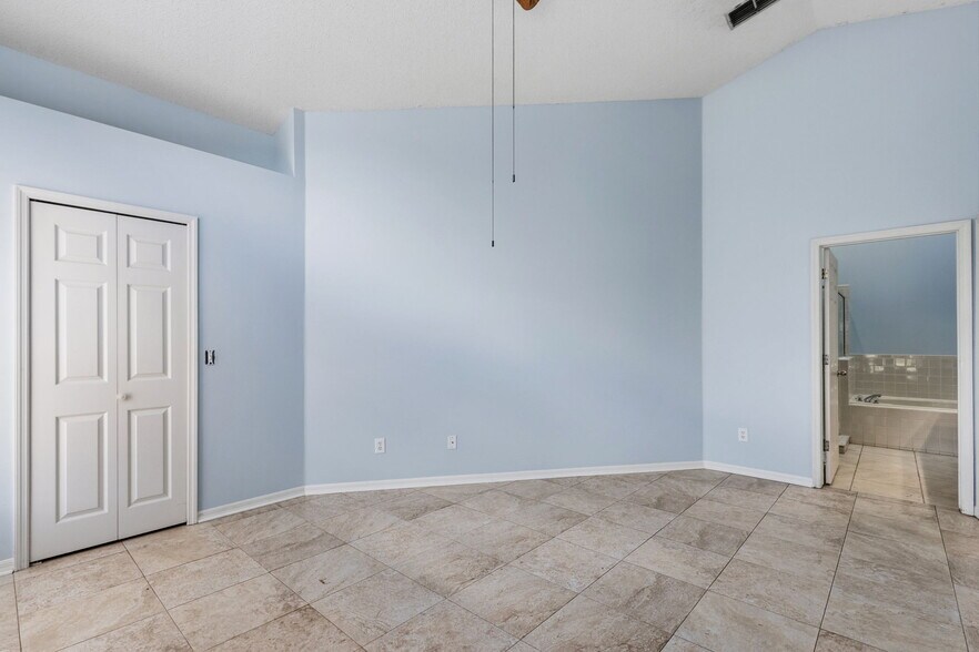 Building Photo - 8026 Waldorf Ct