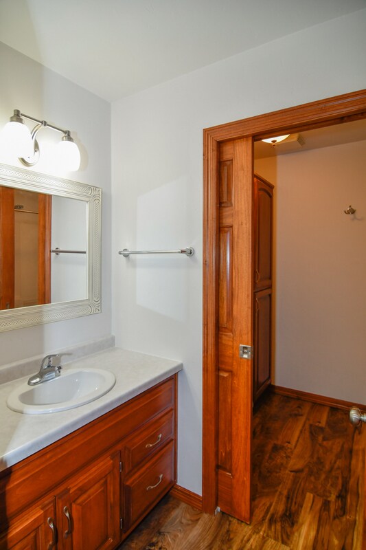 Building Photo - 160 E River Dr