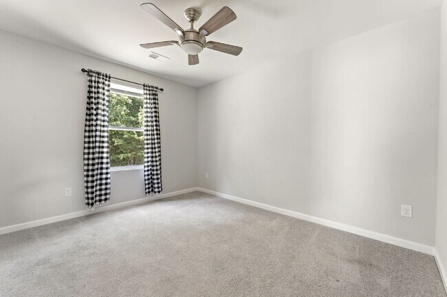 Building Photo - Charming 3-Bedroom Home in Millstone Subdi...