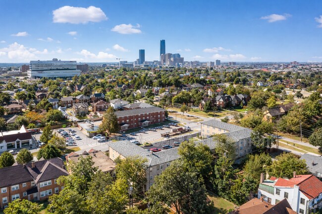 Building Photo - 701 Culbertson Dr
