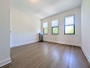 Building Photo - 5655 N Spaulding Ave