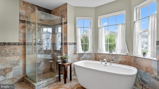 Building Photo - 301 Holly Hill Ct