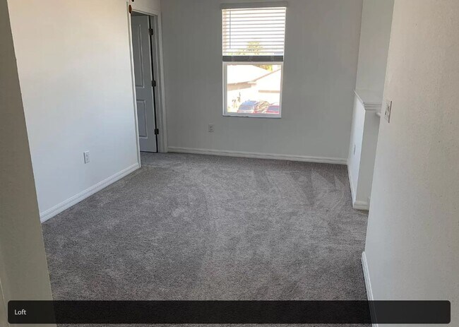 Building Photo - Stunning 4 Bedroom, 3 Bathroom House! Available Now!