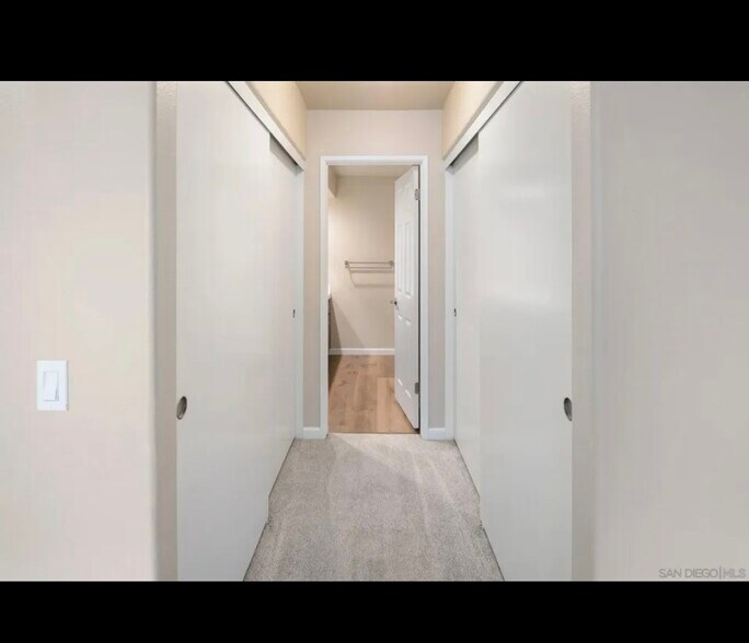 Building Photo - 580 Camino De La Reina