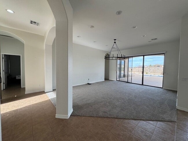 Building Photo - 3 BR on the GOLF COURSE with POOL-Laughlin Ranch Association