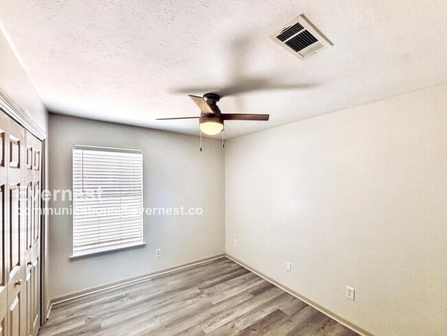 Building Photo - 213 McLaurin Dr