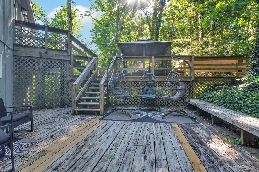 Building Photo - 8205 Knollwood Cir