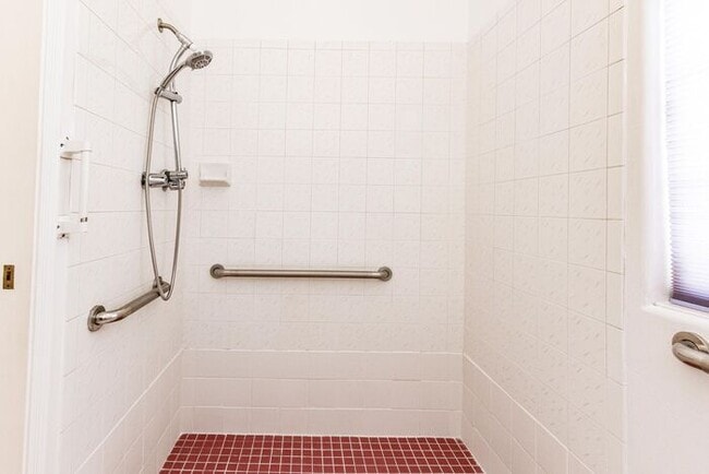 Building Photo - Beautiful and Spacious 3BR 2BA Home w/ Courtyard • Fenced Yard • Cul-de-sac in Tucson