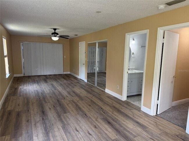 Building Photo - 313 Dirksen Dr