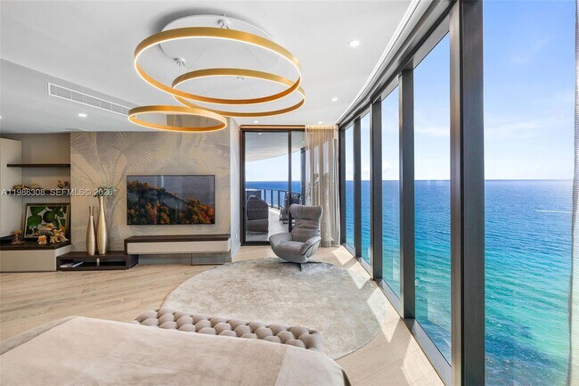Building Photo - 18555 Collins Ave