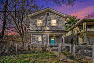 Building Photo - 1116 E 45th St